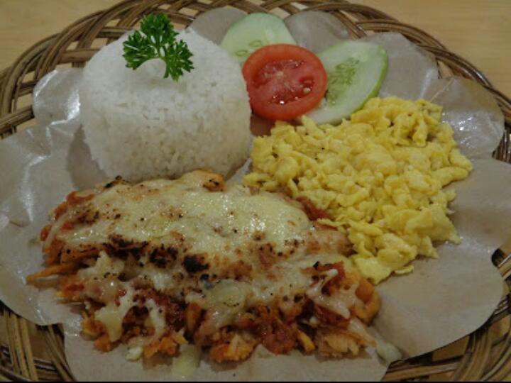 Ayam Geprek Mozarella Orak Arik Telur