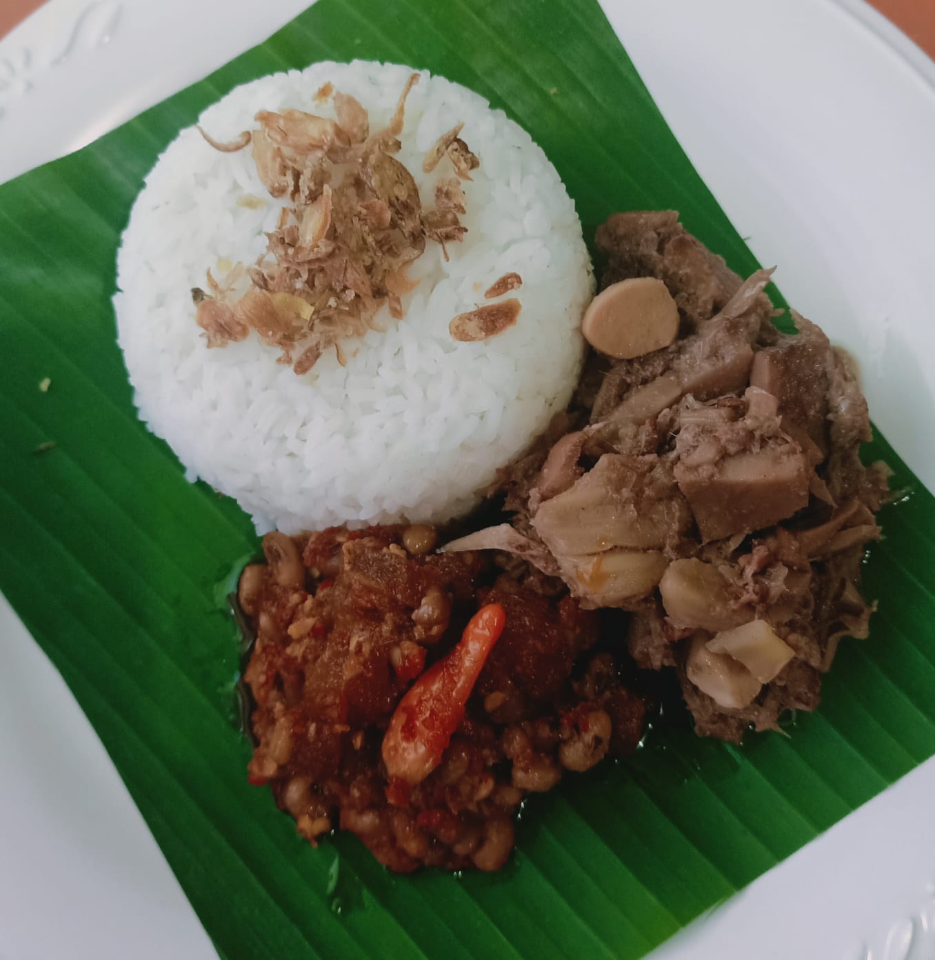 Nasi Gudeg Semur, Krecek, dan Sambal