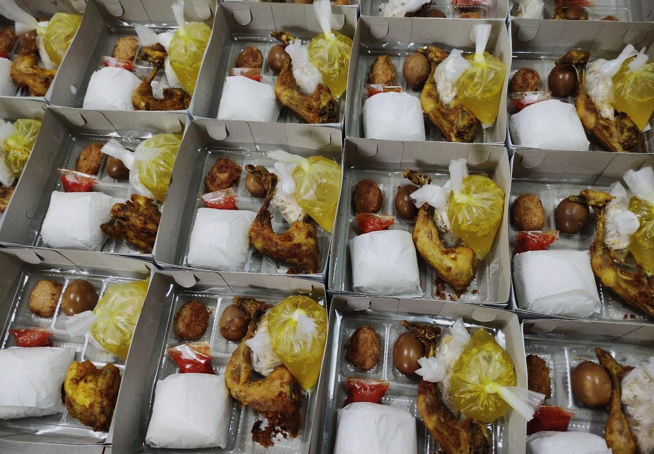 Sanny Culinary Nasi Box 13(Ayam Goreng, Telur Kecap, Soto Ayam)