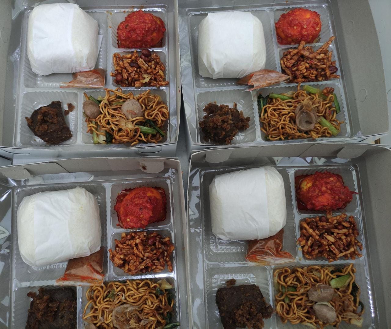 Sanny Culinary Nasi Box 14 (Daging Gepuk &amp; Telur Balado)