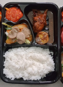 QS Snack &amp; Salad Nasi Bento