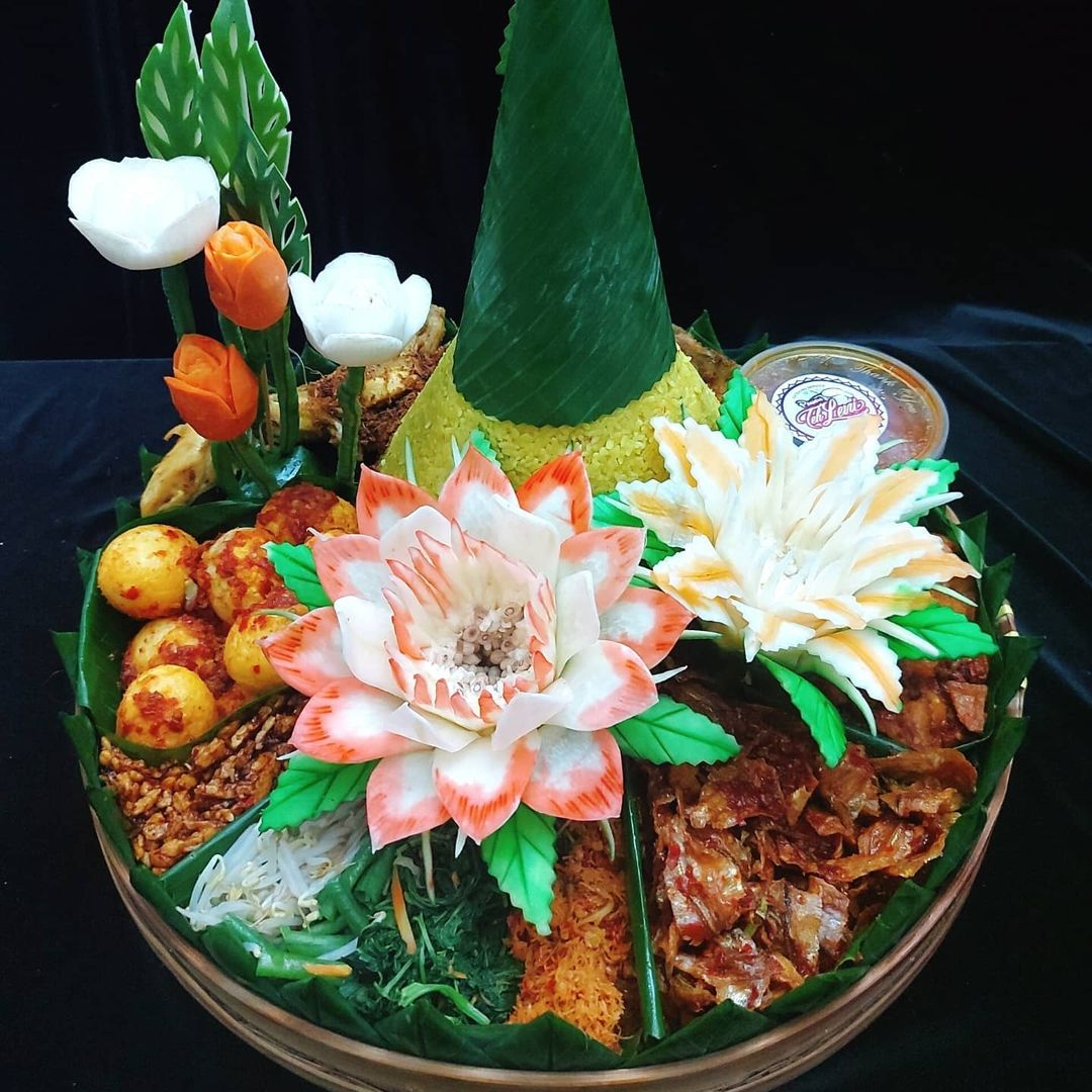 Tumpeng untuk 10-15 Porsi