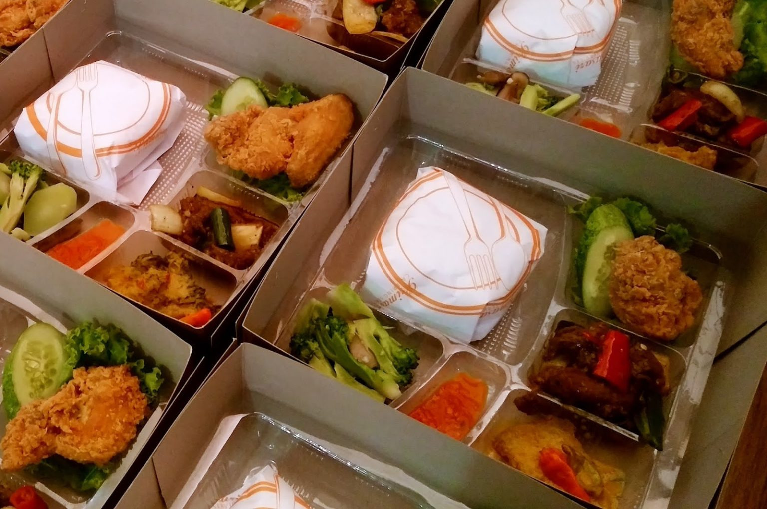 Paket Snack dan Nasi Box