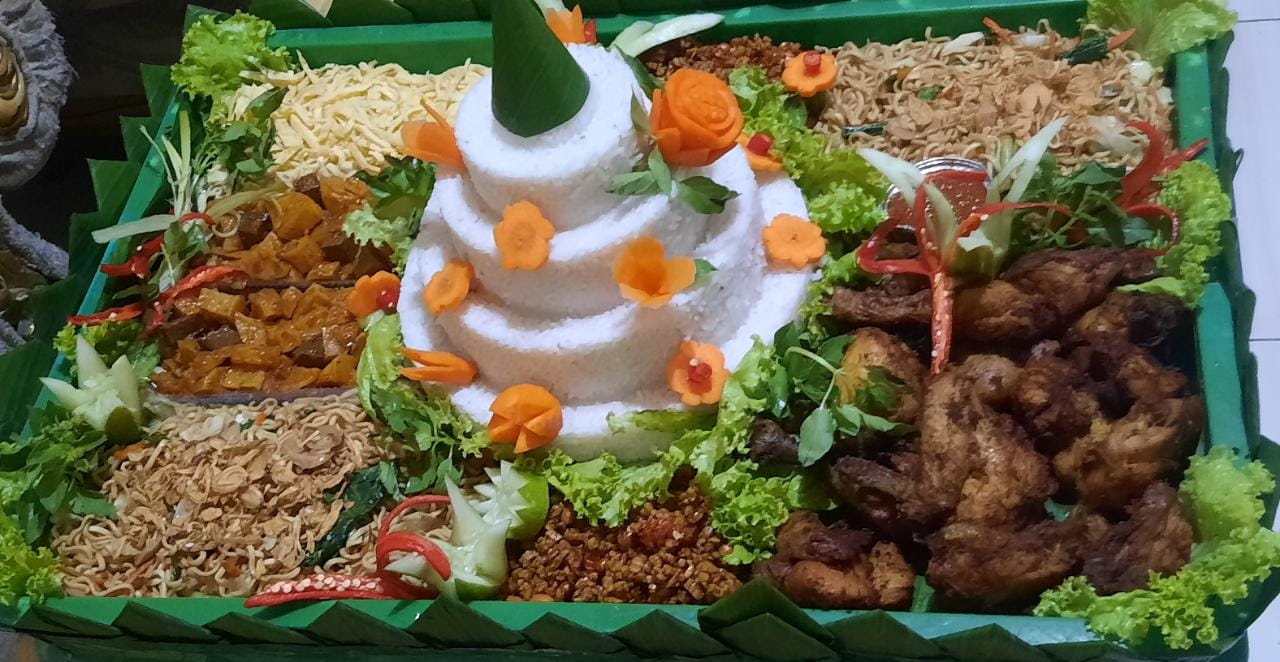 Nasi tumpeng Putih