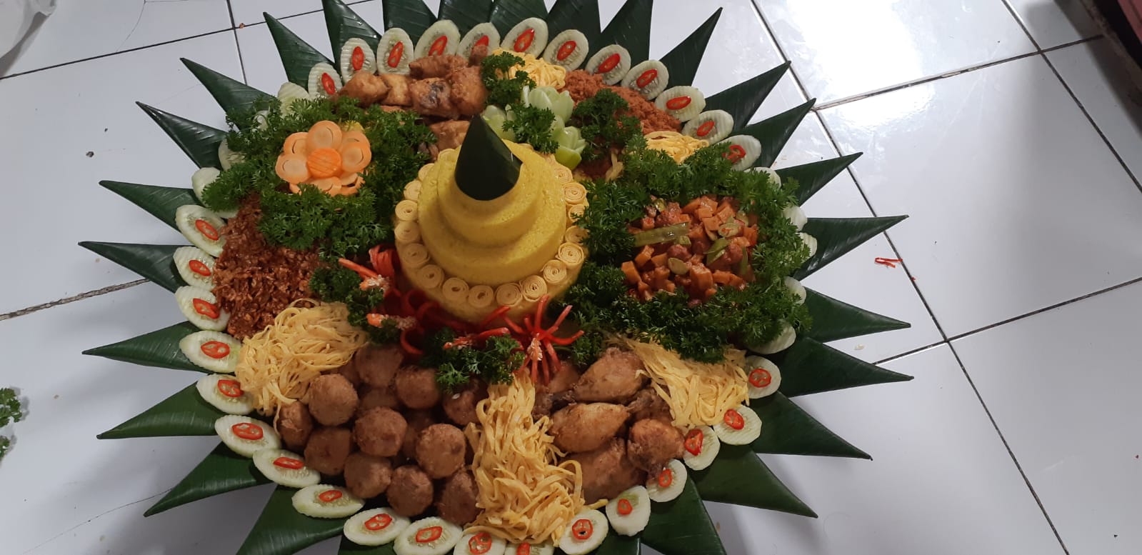 Tumpeng Nasi Kuning Paket A