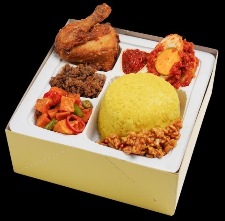 Nasi Kuning Box Lengkap