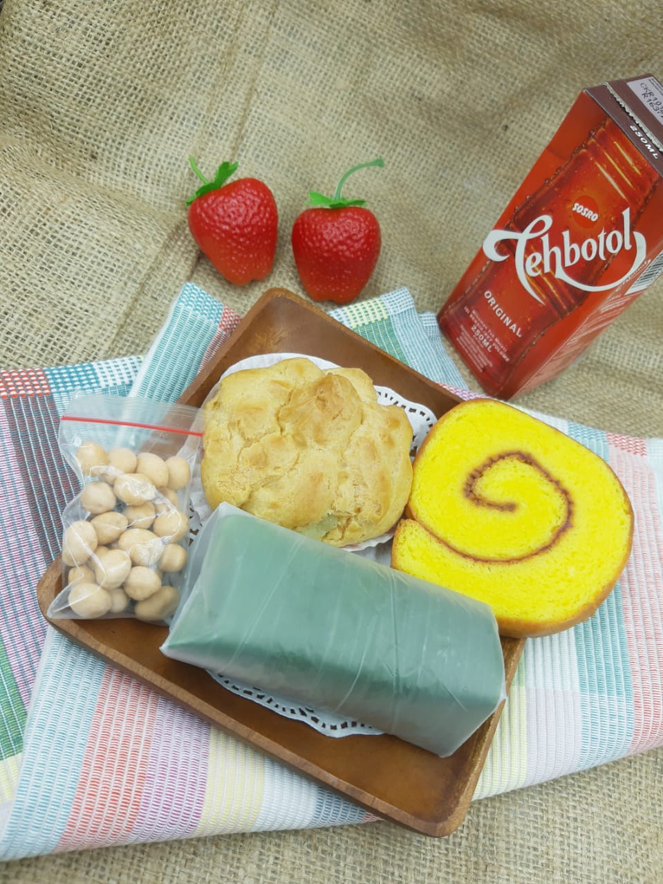 Paket Snack Box by Cake &amp; Pastry