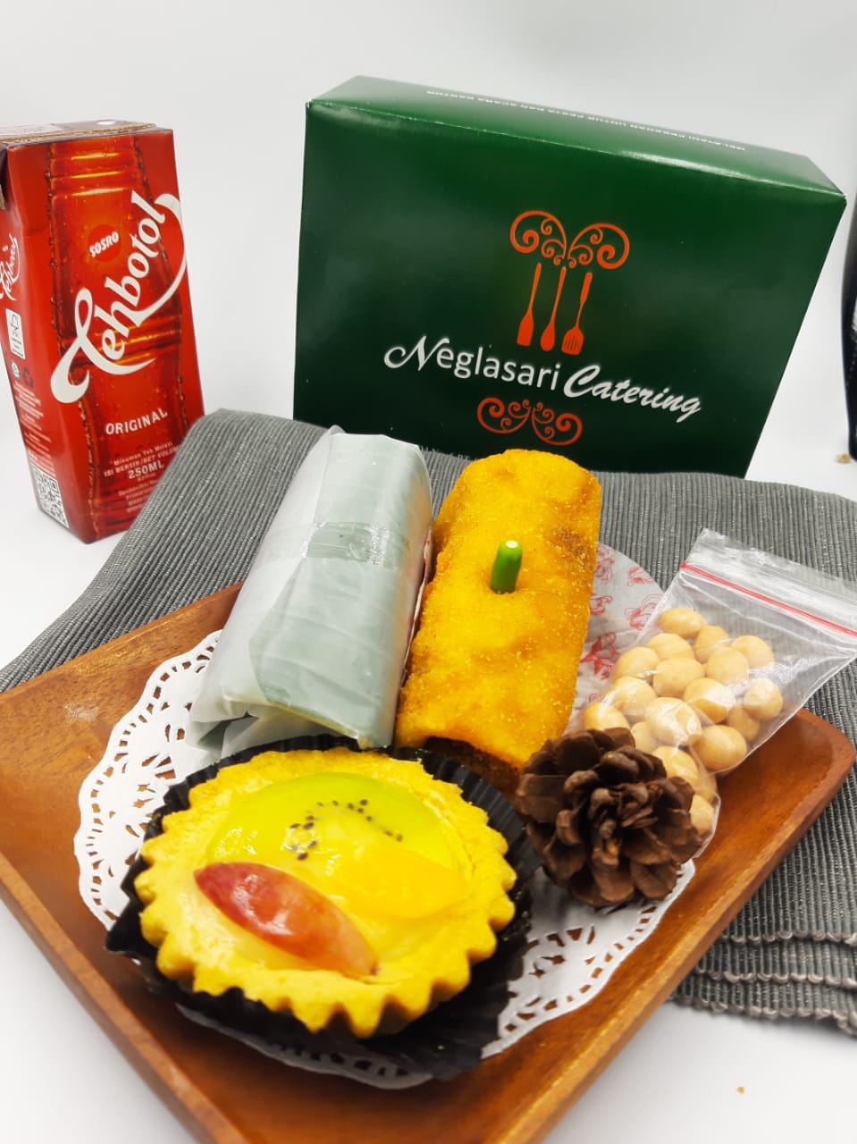 Paket Snack Box by Cake &amp; Pastry
