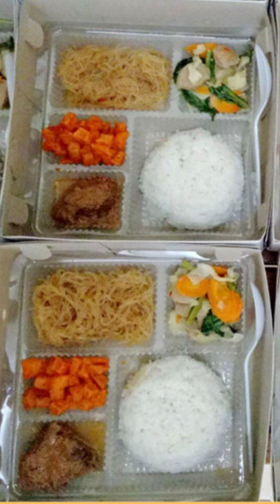 Nasi putih ,daging rendang ,balado kentang ,bihun goreng ,capcay bakso 1