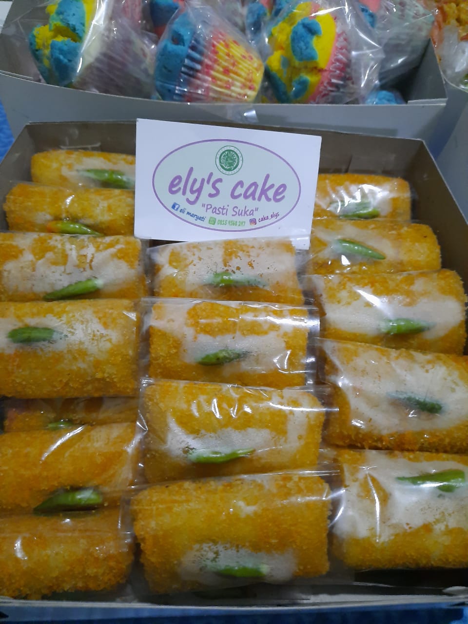 Cake Sosis Ayam Solo Rp. 2,500,- - Rp. 3,500,- / Pc
