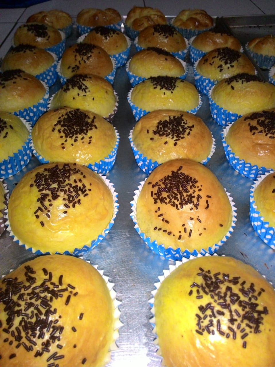 Cake Roti manis Isi Coklat Rp. 4,000,- / Pc (Min. Order 30 Pc)