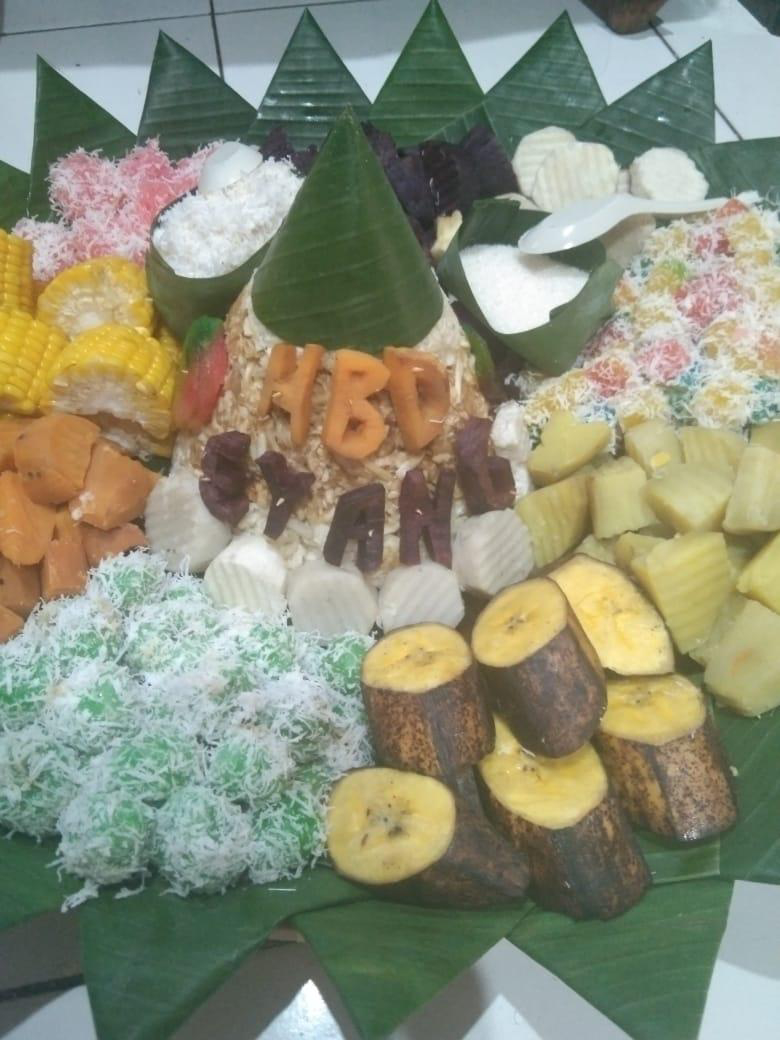 Tumpeng jajan pasar1