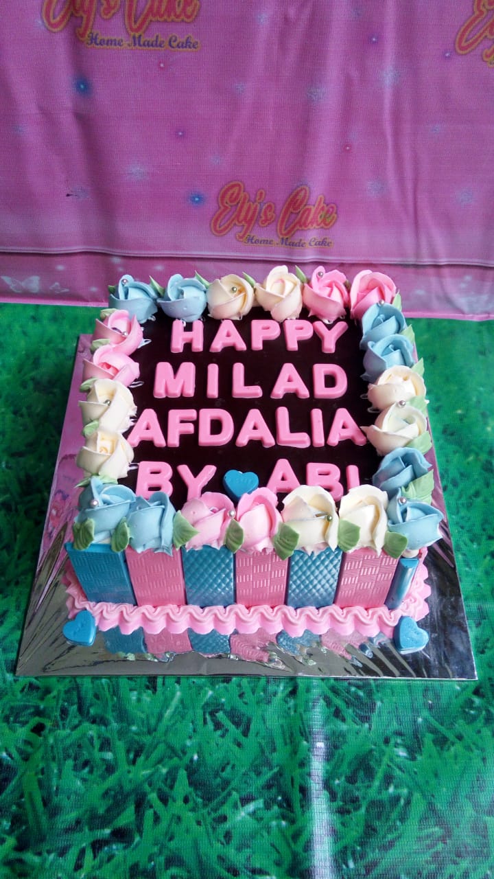 Birthday Simple - Ukuran  20 x 20 Cm Rp. 190,000,- / Pc (Max Order 3 Pc)