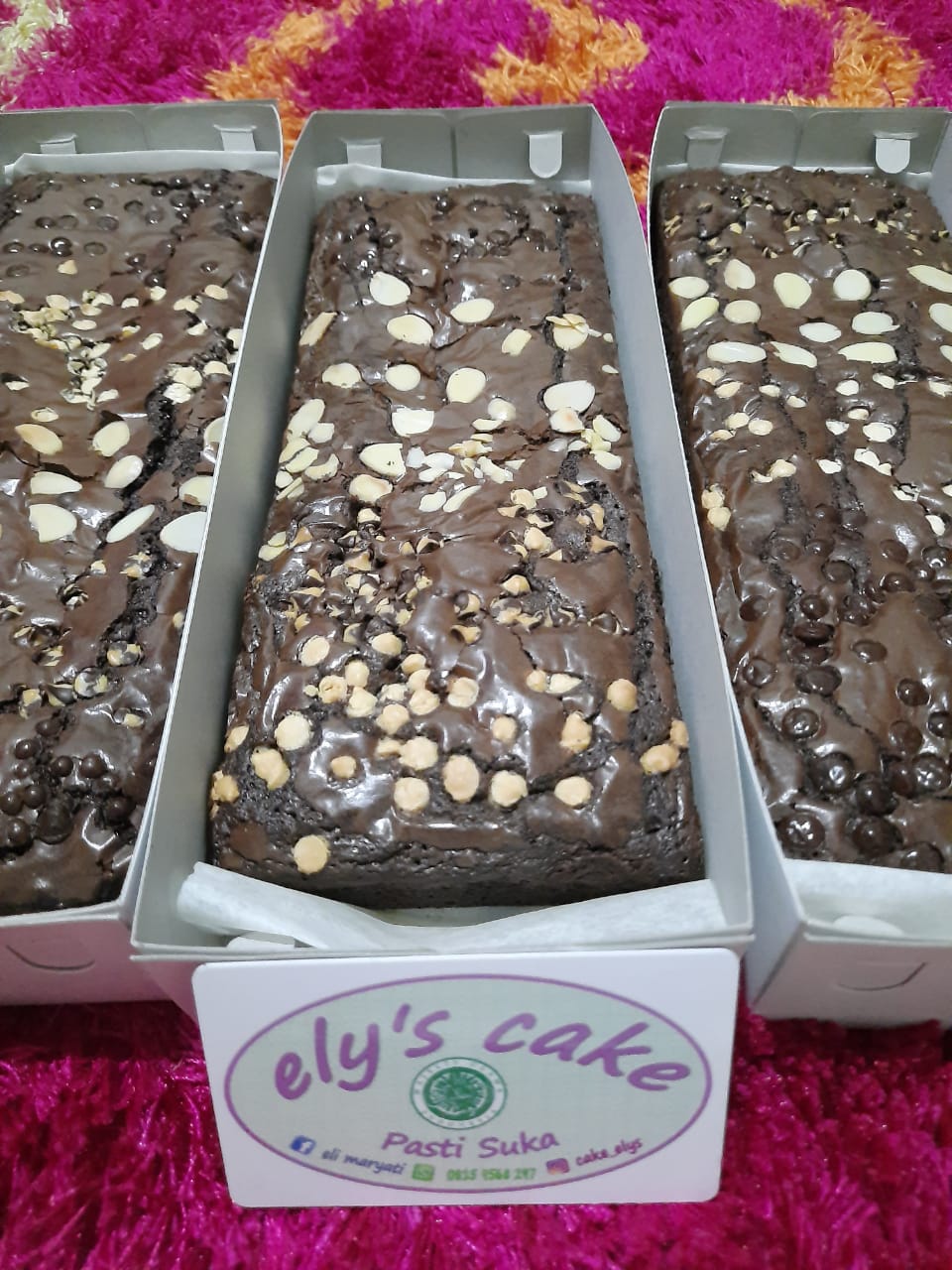 Cake Brownies  Shiny Coklat  Rp. 56,000,- / Pc (Min. Order 3 Pc)