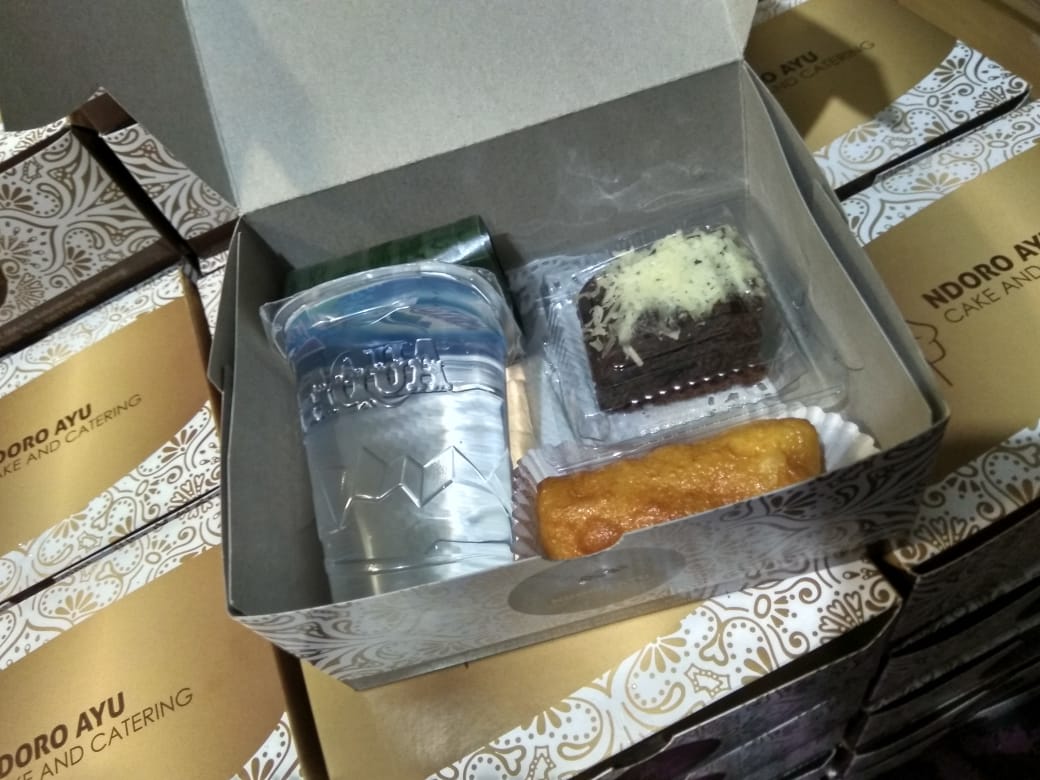 Snack Box Ndoro Ayu 3