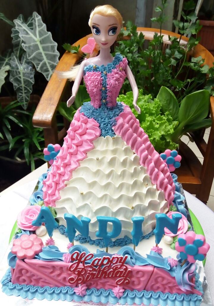 Doll Character Birthday Cake (Special Order)
