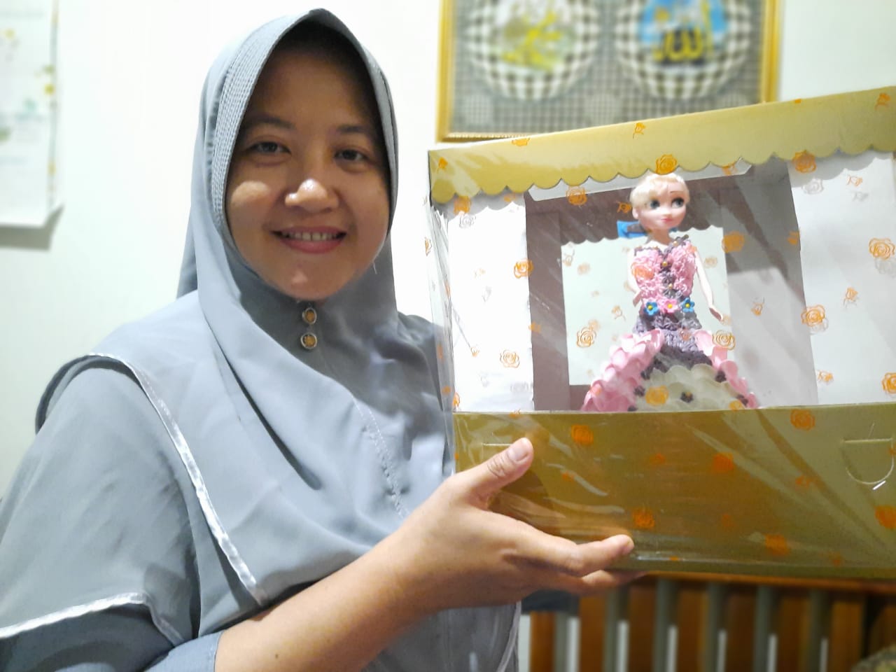 Doll Character Birthday Cake (Special Order)