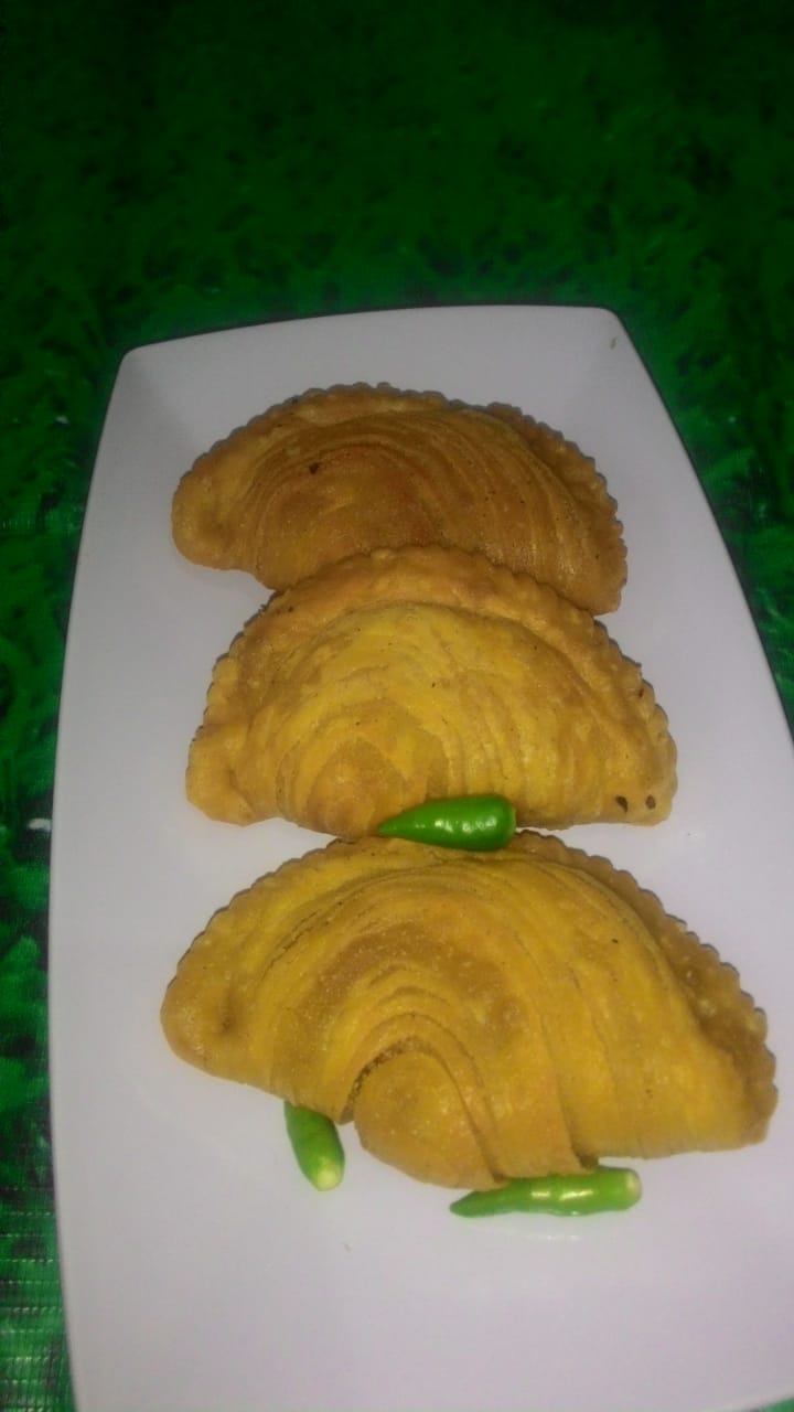 Kue Pastel Isi Sayur Telur - Harga Rp. 2,500,- / Pc (Min Order 30 Pc)