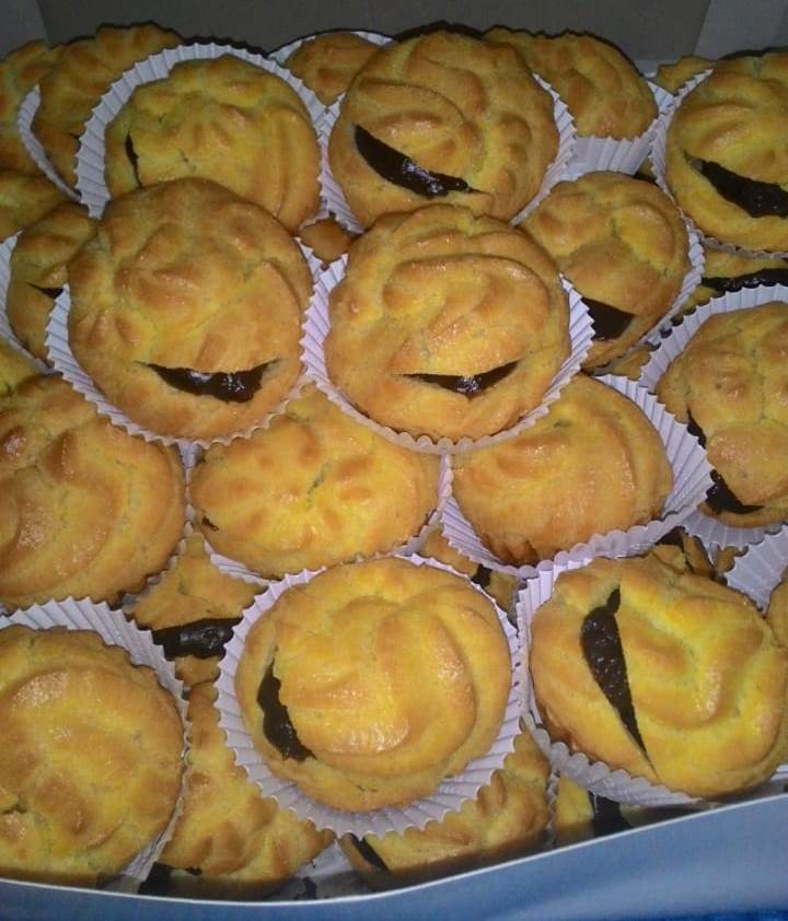 Kue Soes Isi Cokelat / Vanila - Harga Rp. 2,500,- / Pc (Min Order 30 Pc)