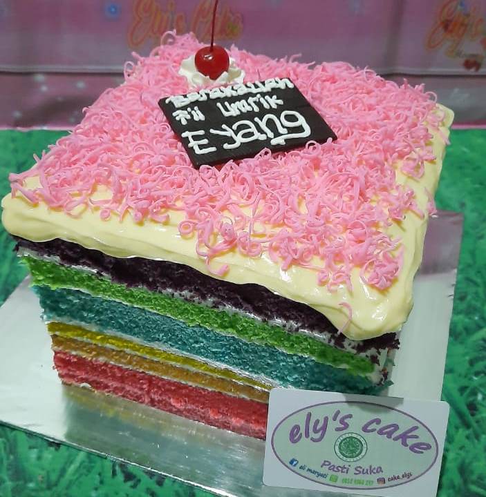 Rainbow Cake Ukuran 22 x 22 Cm - Harga Rp. 270,000,- / Pc (Min Order 1 Pc)