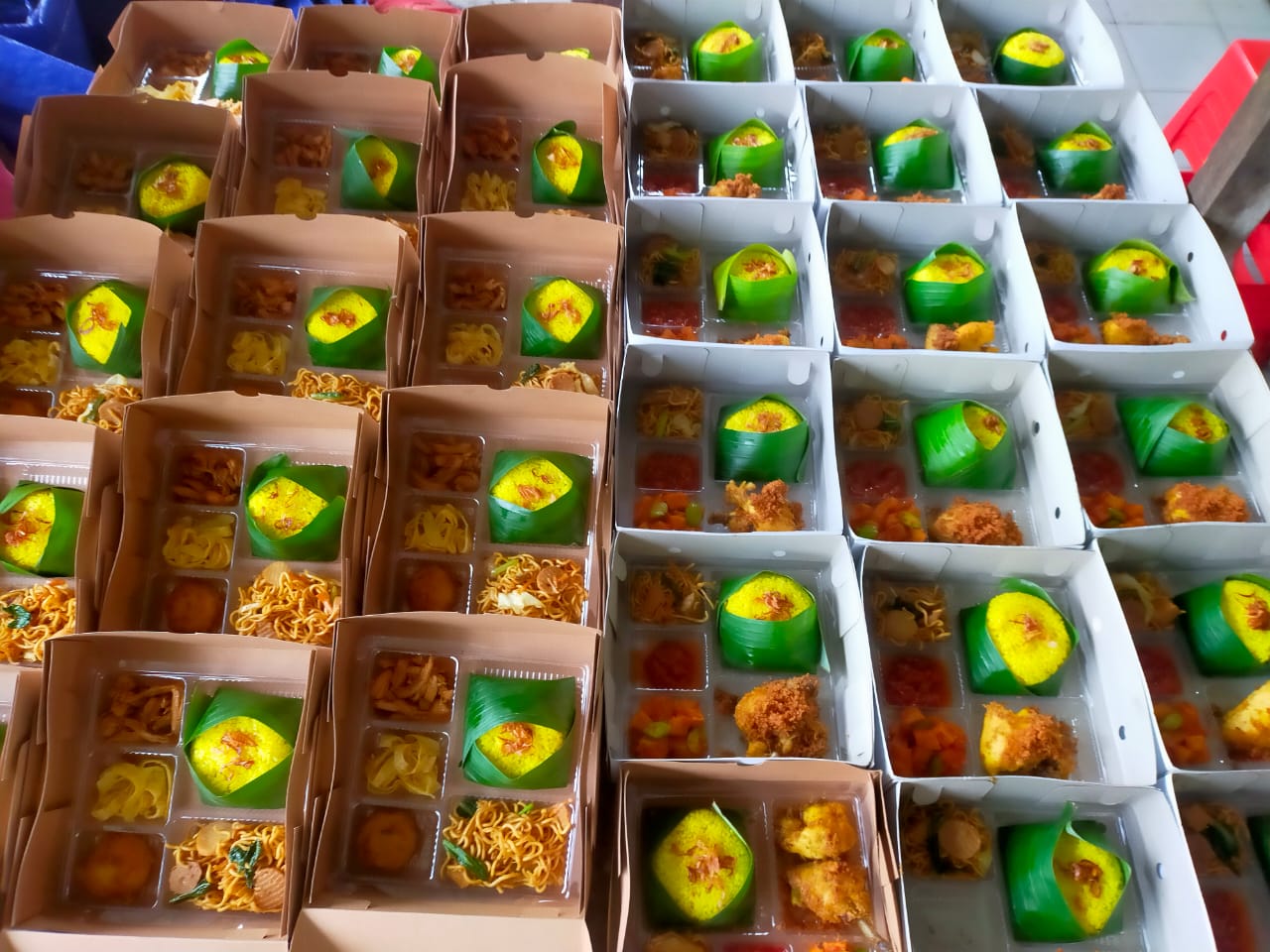 Paket nasi kuning