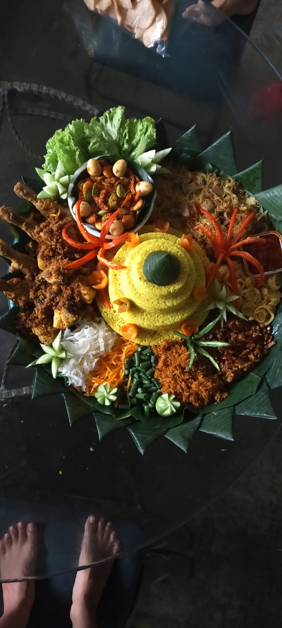 Nasi Tumpeng