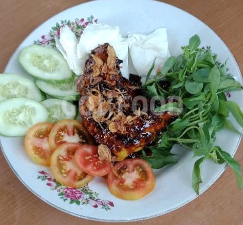 Paket Ayam Bakar Termasuk Nasi