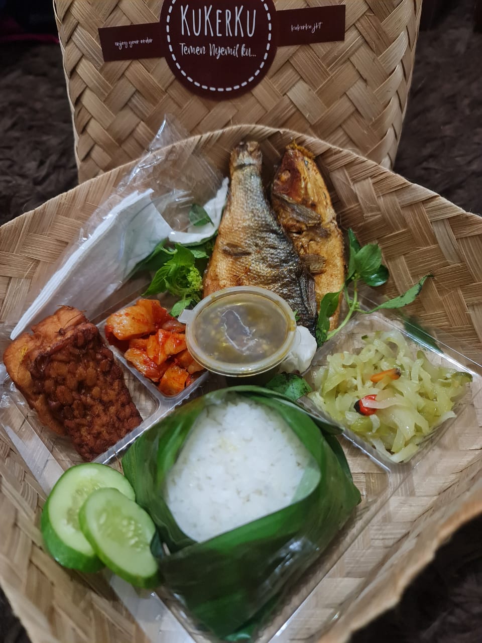 Nasi box anyaman bandeng presto