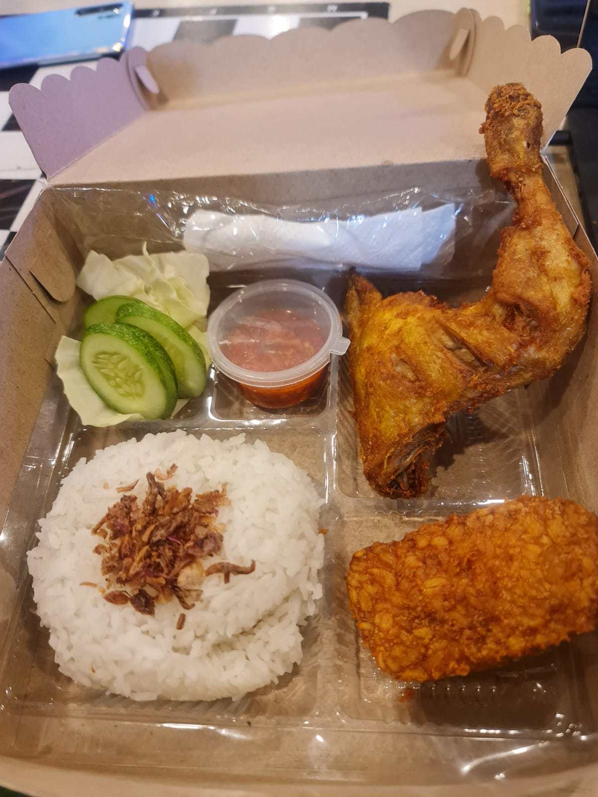 Nasi box ayam komplit kukerku