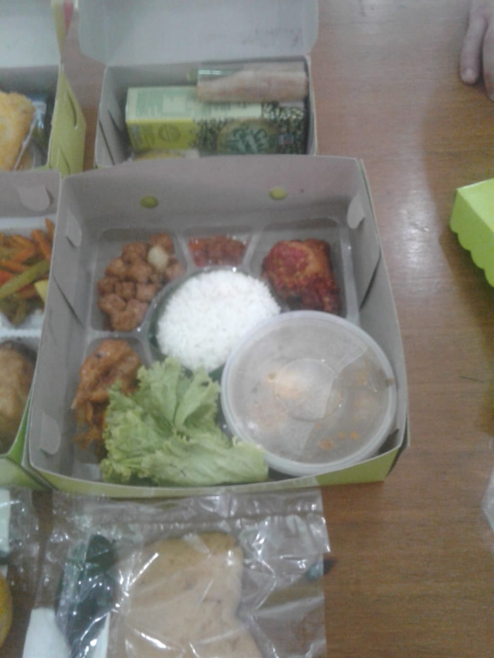 Nasi box premium soes montoq