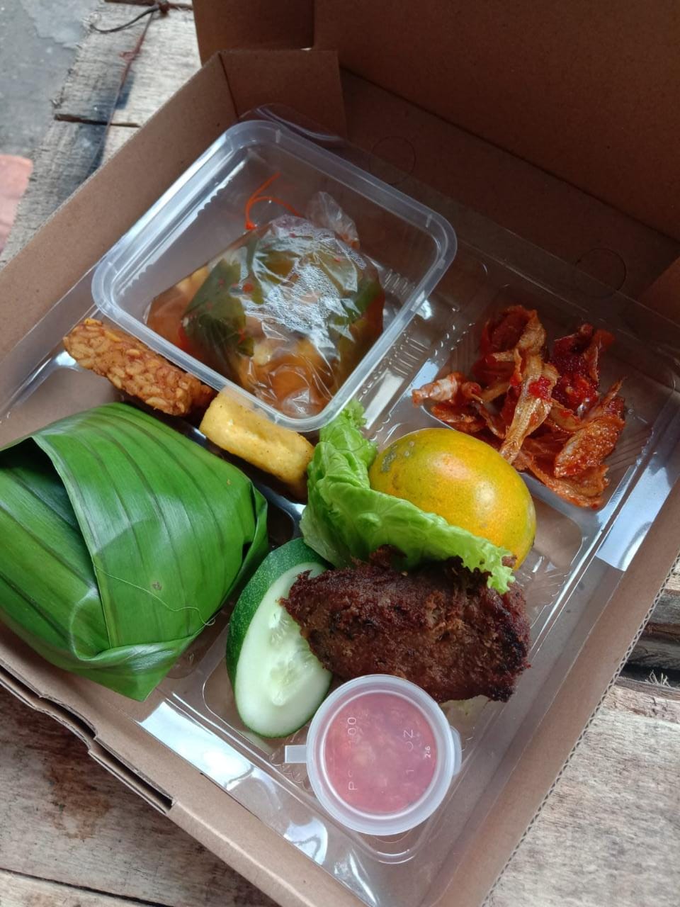 Nasi box empal daging