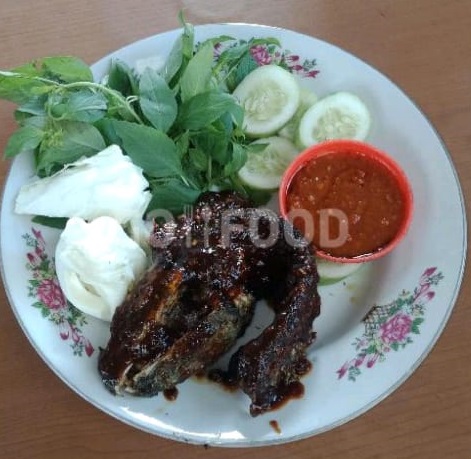 Paket Ikan Lele Bakar Termasuk Nasi