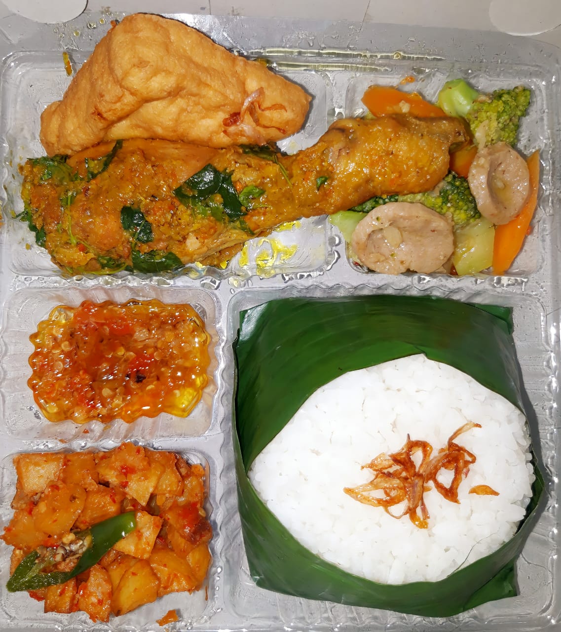 NASI BOX RAMESAN AYAM PEPES