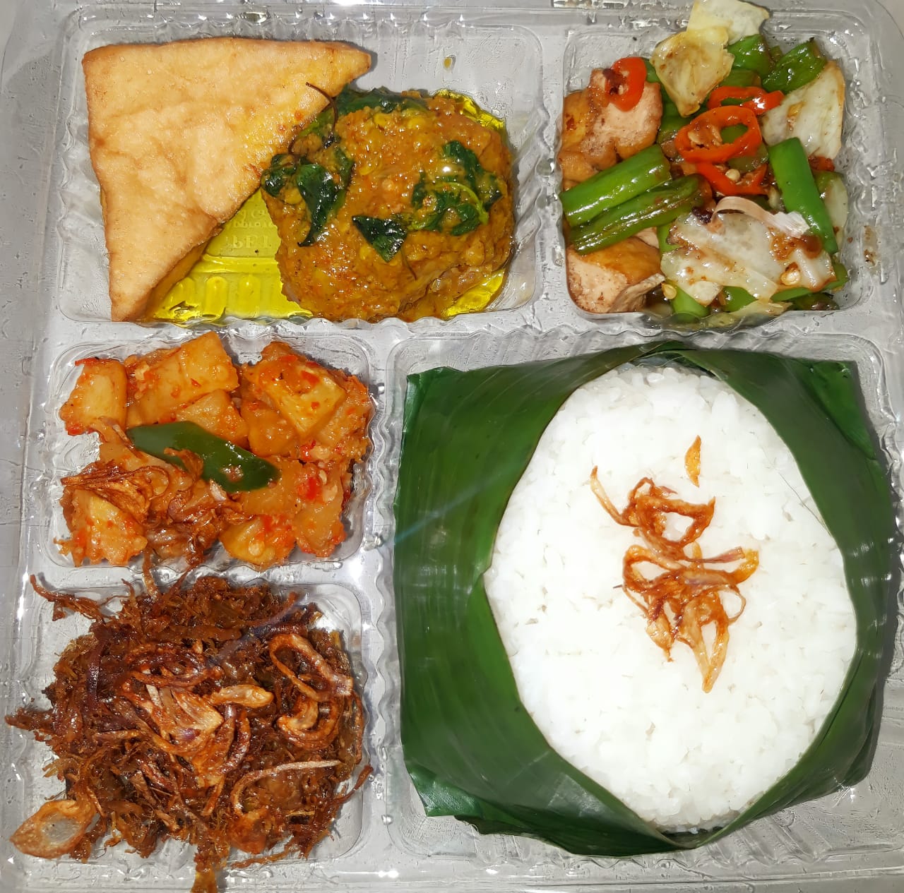 NASI BOX RAMESAN AYAM MUSTOFA