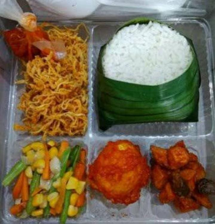 NASI BOX BANYAK MACAM LAUK PAUK NAN ENAK