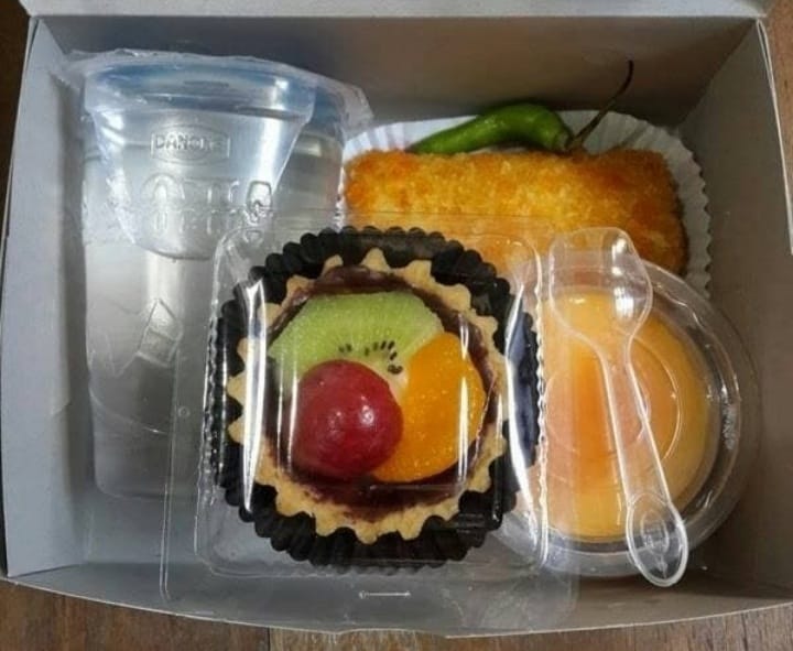 SNACK BOX KUE MANIS ENAK