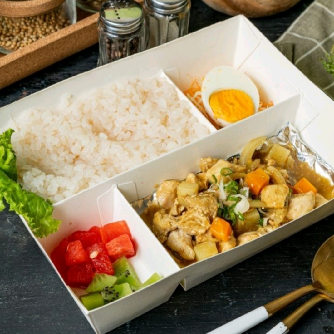 Nasi Kare Ayam Jepang Bento Box