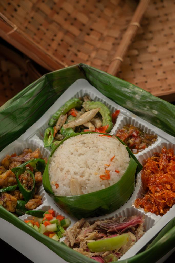 Paket Nasi Liwet Ayam Kecombrang