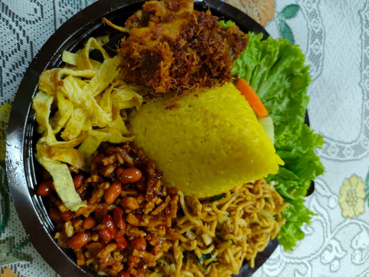 TUMPENG MINI PELANGI