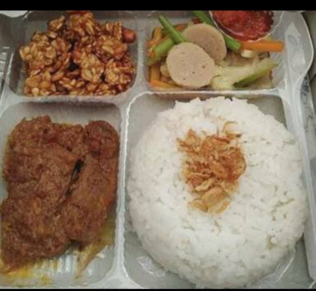 PAKET NASI RENDANG DAGING