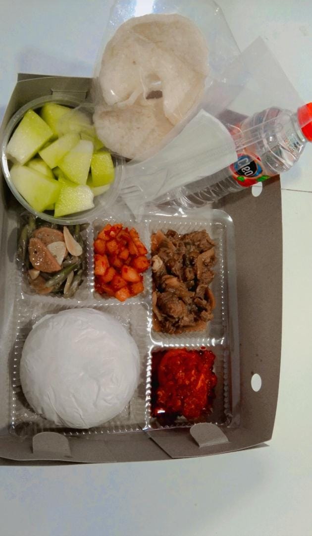 Nasi Box Paket Daging Sapi