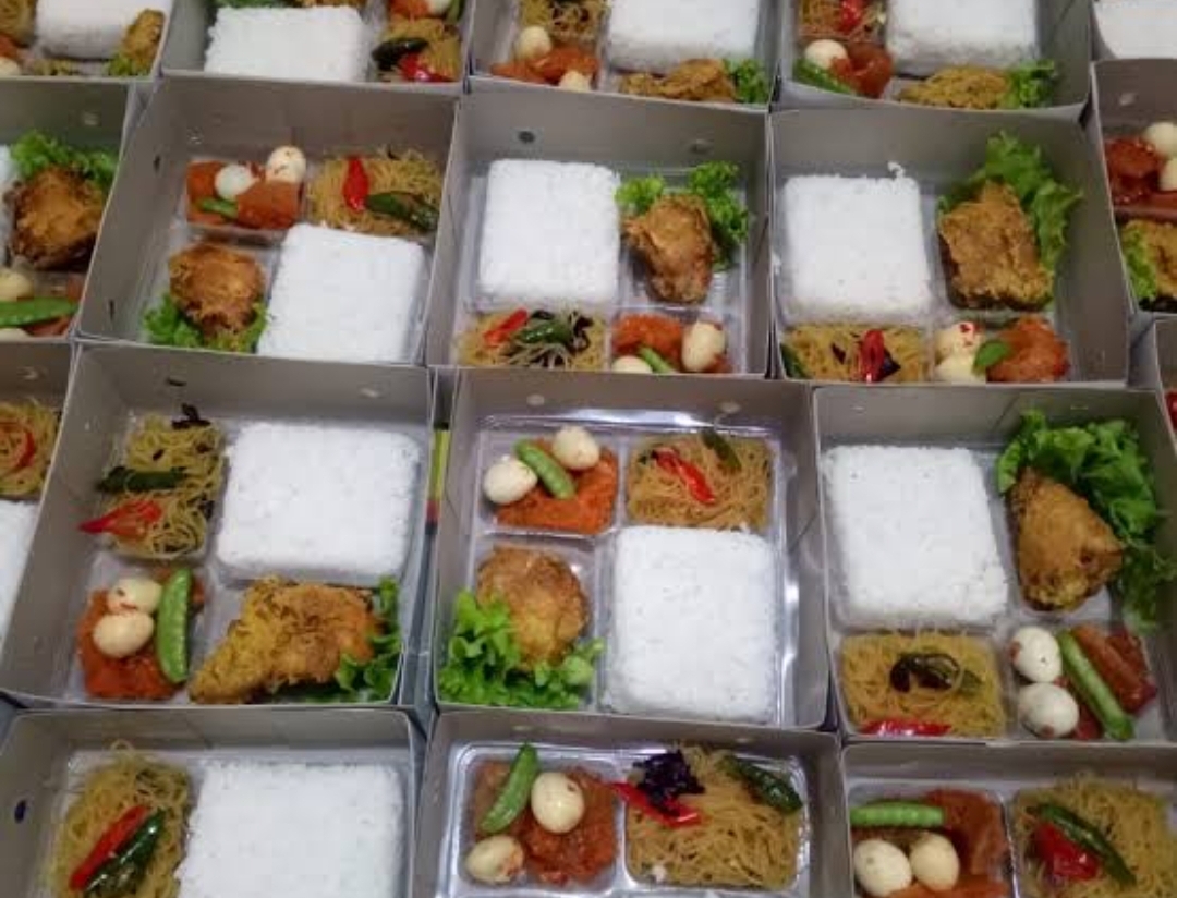 Pawon Bude Nunung 47000 nasi box