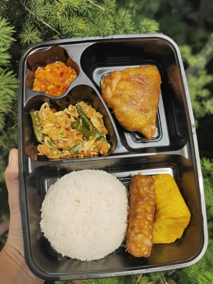 Nasi box Ayam Panggang Mentega1