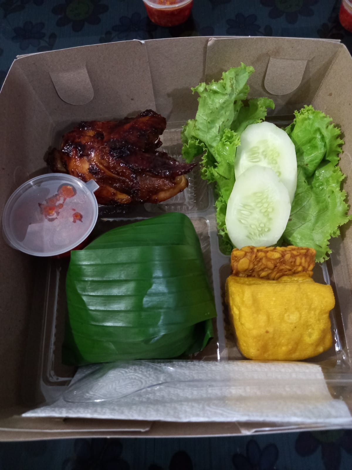 Nasi Box Mboel's Cake