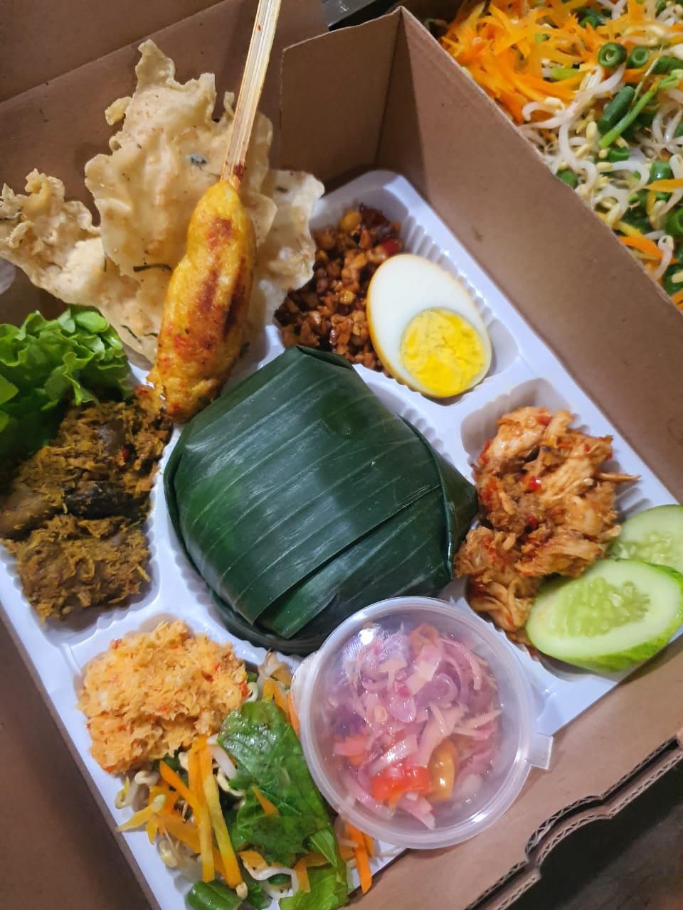 Nasi Box Menu Harian Deriz Catering