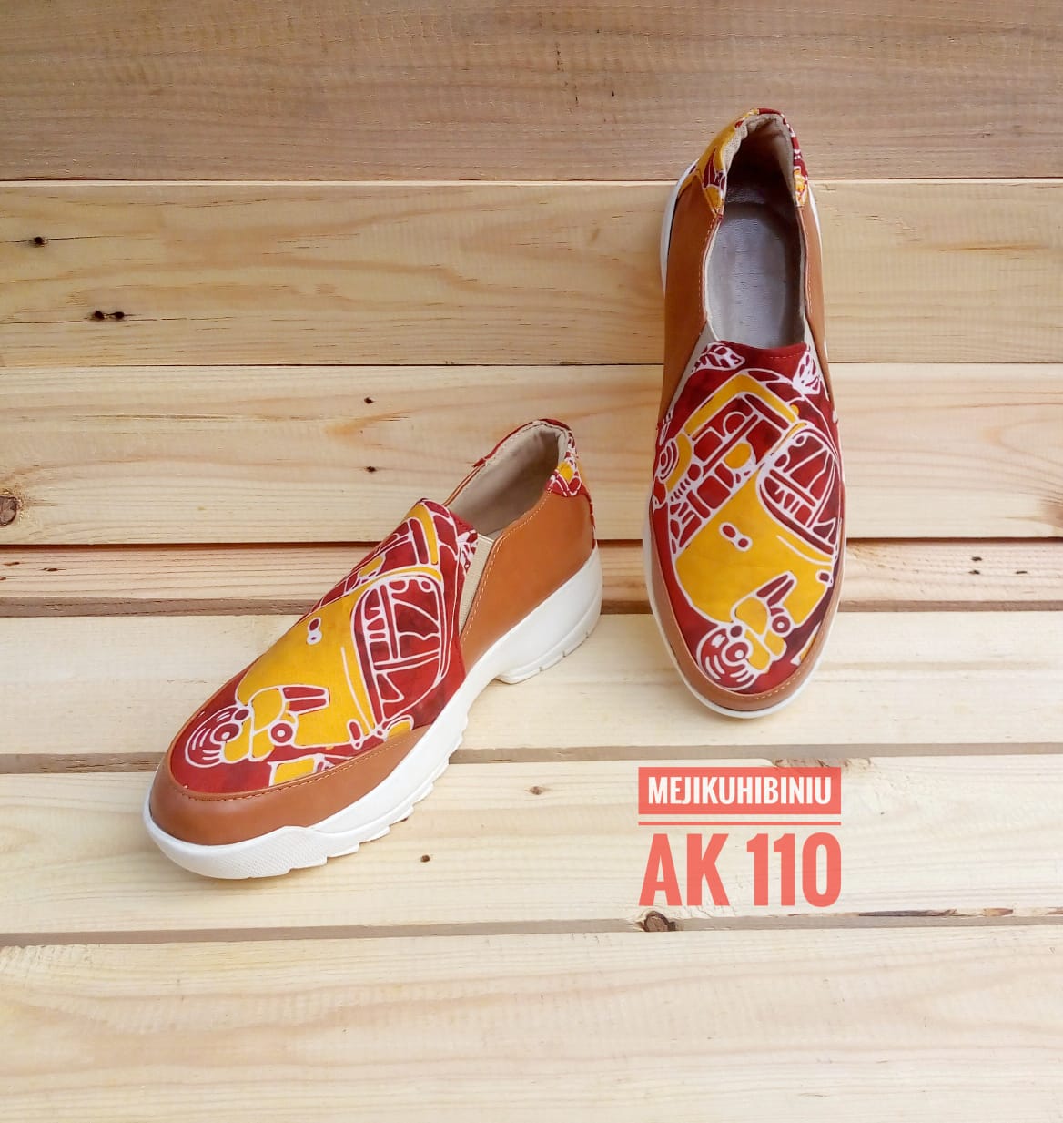 SEPATU ETNIK UP