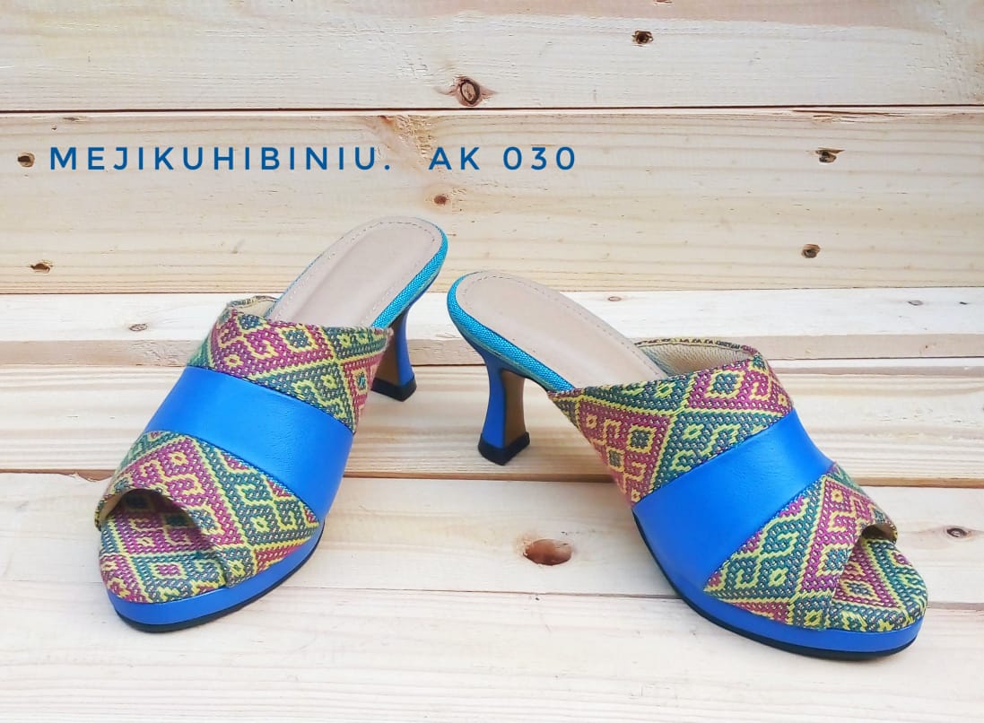 SEPATU ETNIK 200.000