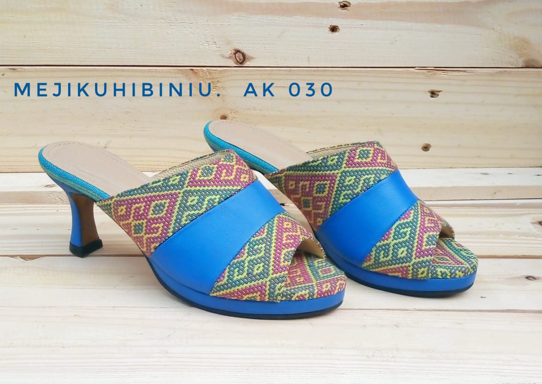 SEPATU ETNIK 200.000