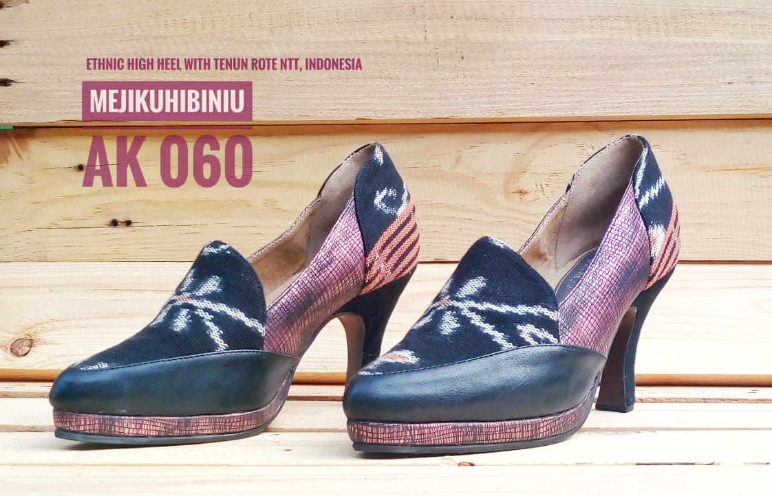 SEPATU ETNIK 200.000