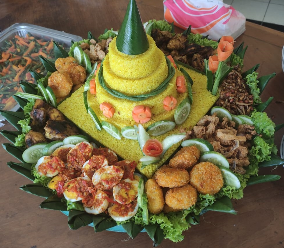 PAKET NASI TUMPENG  ISTIMEWA